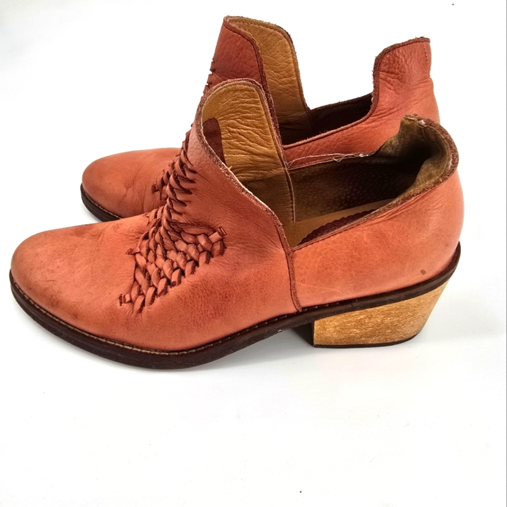 Latigo Anthropologie Kick Western Braided Redish Tan Ankle Booties  Size 8